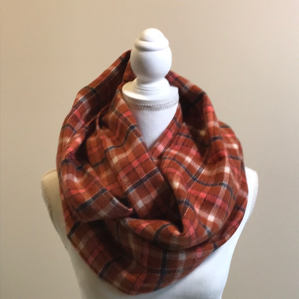 🆕  Great for Fall 🍂🍁                             Multi-colored Infinity Scarf - Picture 3 of 5